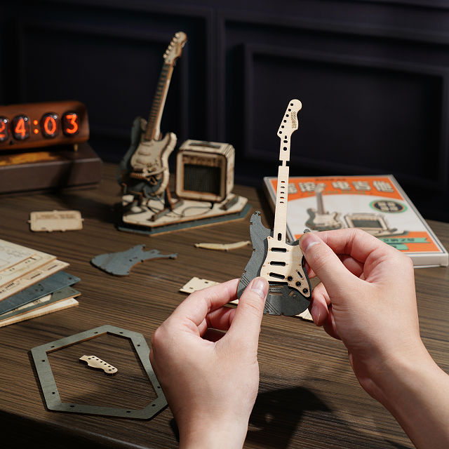 841-mini-electric-guitar-model-building-kit-1.jpg