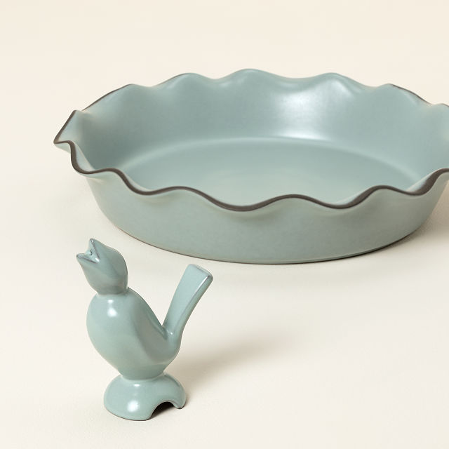 Stoneware Pie Dish & Pie Bird