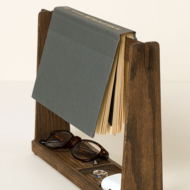 920-save-my-spot-bookmark-stand-1.webp