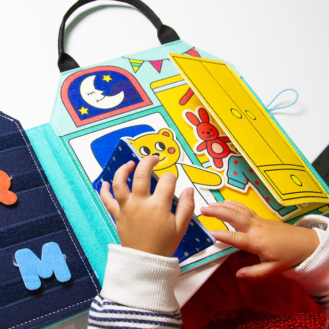 944-montessori-on-the-go-busy-book-1.jpg