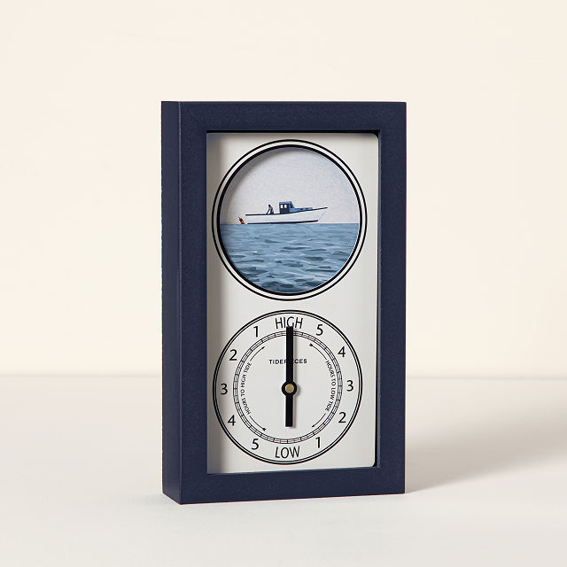 Seaside Surprise Moving Tide Clock
